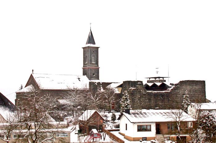 images/bilderleisten/burg_ellar/burg_ellar%20(26).jpg#joomlaImage://local-images/bilderleisten/burg_ellar/burg_ellar (26).jpg?width=700&height=465