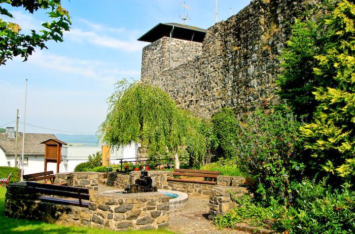 images/bilderleisten/burg_ellar/burg_ellar%20(29).jpg#joomlaImage://local-images/bilderleisten/burg_ellar/burg_ellar (29).jpg?width=700&height=462