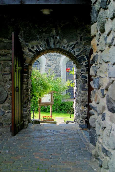 images/bilderleisten/burg_ellar/burg_ellar%20(31).jpg#joomlaImage://local-images/bilderleisten/burg_ellar/burg_ellar (31).jpg?width=470&height=700