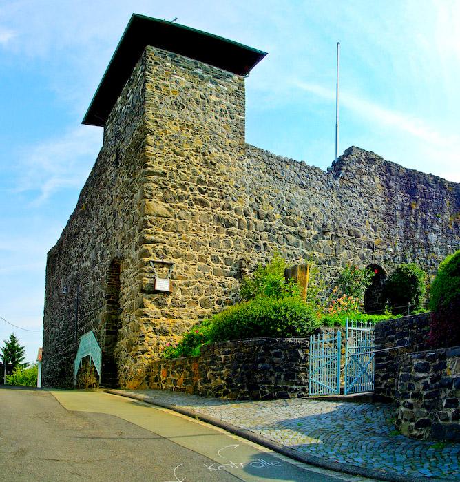 images/bilderleisten/burg_ellar/burg_ellar%20(34).jpg#joomlaImage://local-images/bilderleisten/burg_ellar/burg_ellar (34).jpg?width=668&height=700